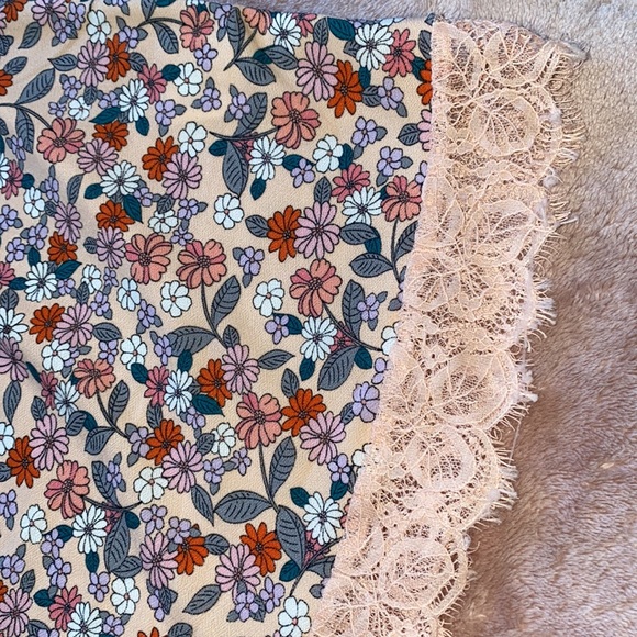 Lily White Lace Trimmed Tank - Picture 3 of 9